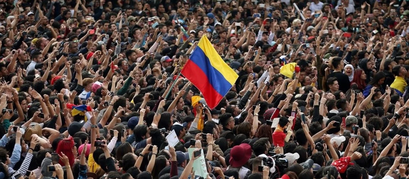 Κολομβία: Στους δρόμους ξανά χιλιάδες διαδηλωτές για το τέλος της αστυνομικής καταστολής και της φτώχειας (βίντεο)